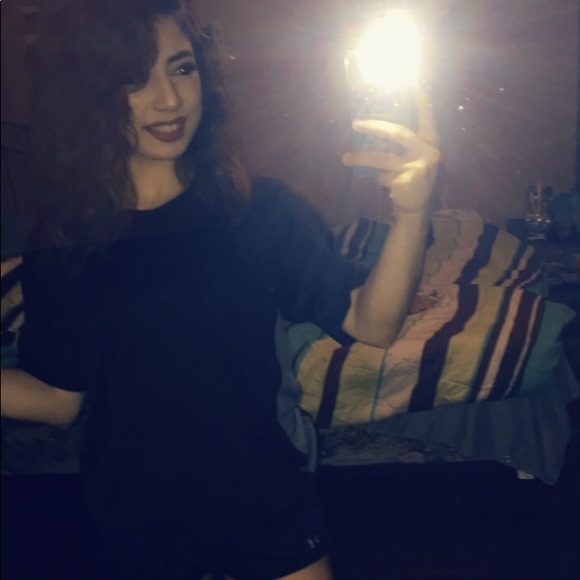 Meet your Posher, Stephanie - Picture 3 of 4